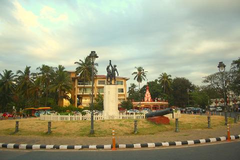 Miramar Beach - Download Goa Photos